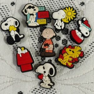 Snoopy and Friends Shoe Charms! Includes 8 charms, new